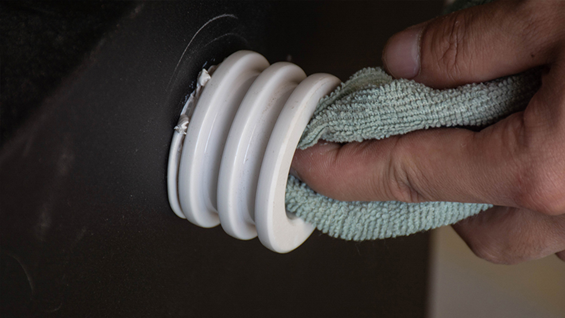 如何保證油煙凈化器的穩(wěn)定運(yùn)行?